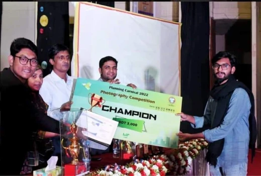 deshchitro-63835cf9cc654-271122065001.webp
