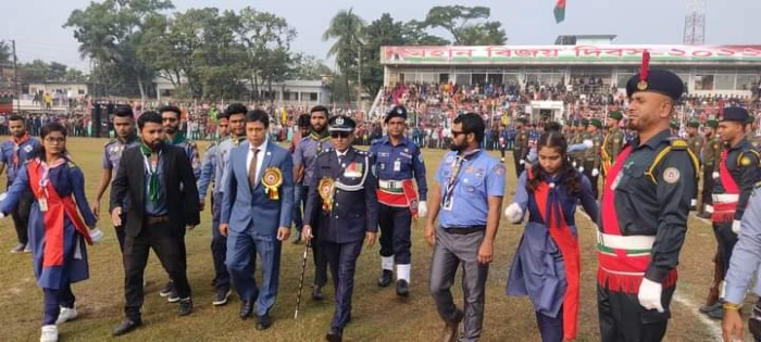 deshchitro-639c5ff41e03f-161222060924.webp