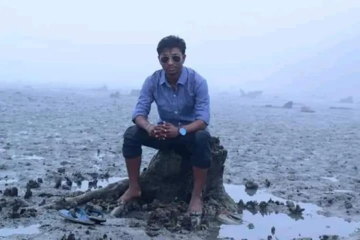 deshchitro-63d149fcbc64b-250123092548.webp