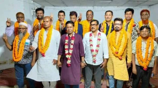 deshchitro-643dc8e9709bc-180423043209.webp