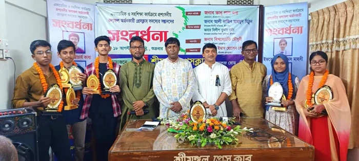 deshchitro-64df99afd1f9c-180823101751.webp