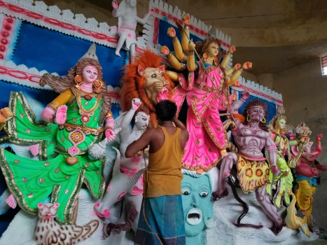 deshchitro-6527e9efeb918-121023064327.webp