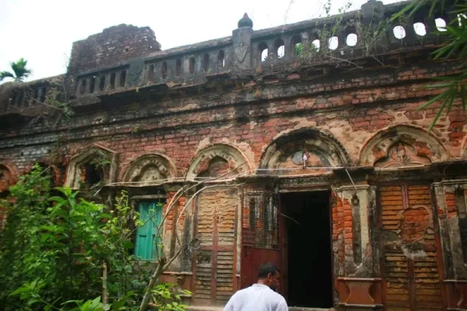 deshchitro-652dfadecdd7f-171023090918.webp