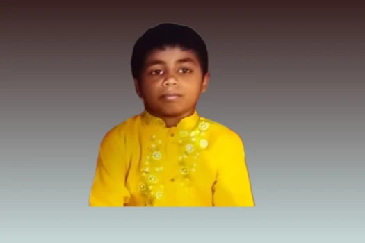 deshchitro-66b8eec757e86-110824110303.webp