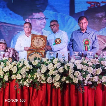 deshchitro-6a81d07f872d0-160826090015.webp